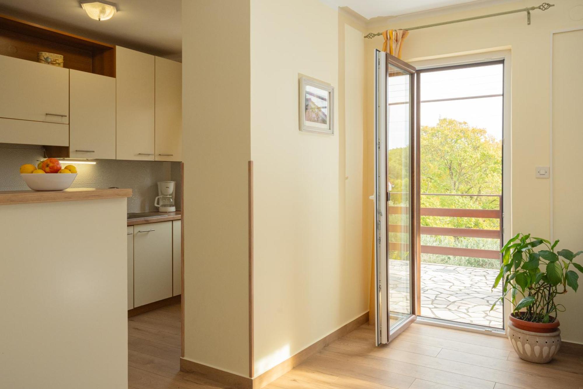 Apartman Doris Milohnici Eksteriør billede